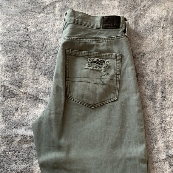 American Eagle Mom Jeans - Picture 2 of 3